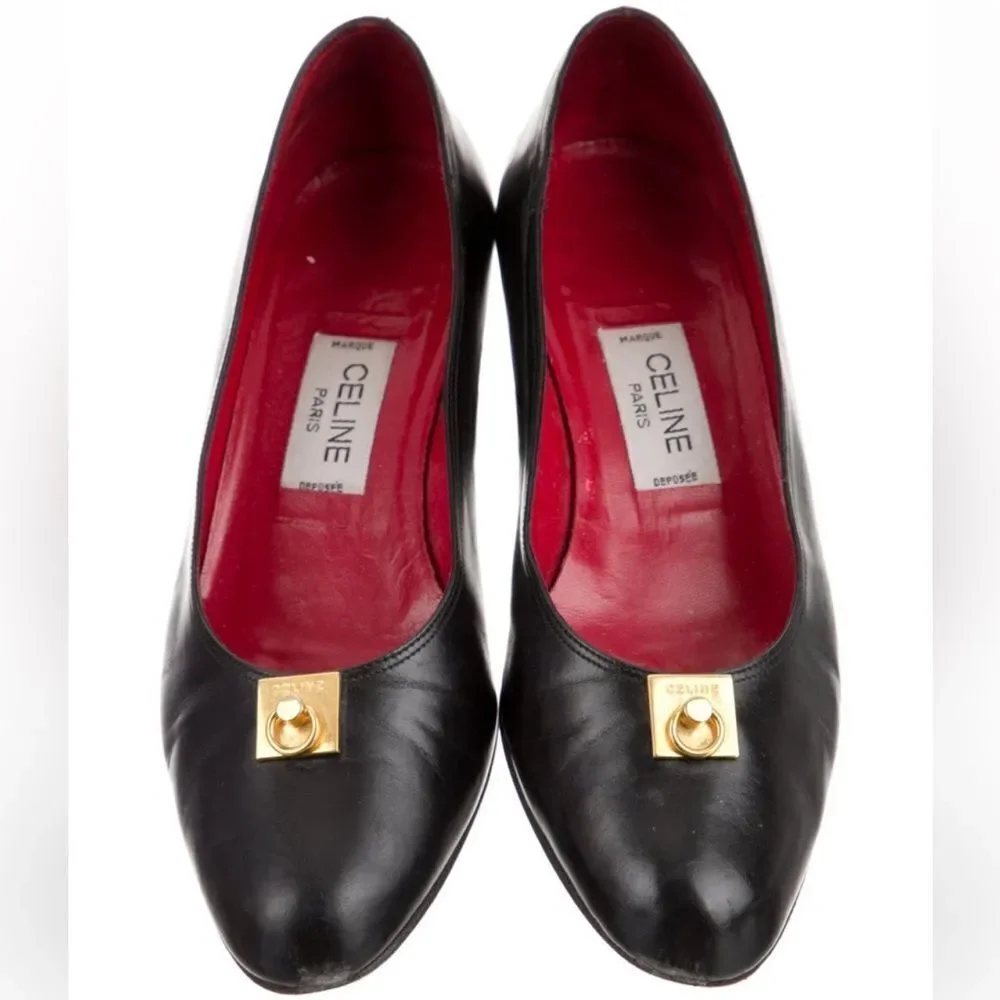 Celine 2019 Black Leather Pumps/Shoes w/Gold Logo Accent Size: 4.5 (IT 34.5)
